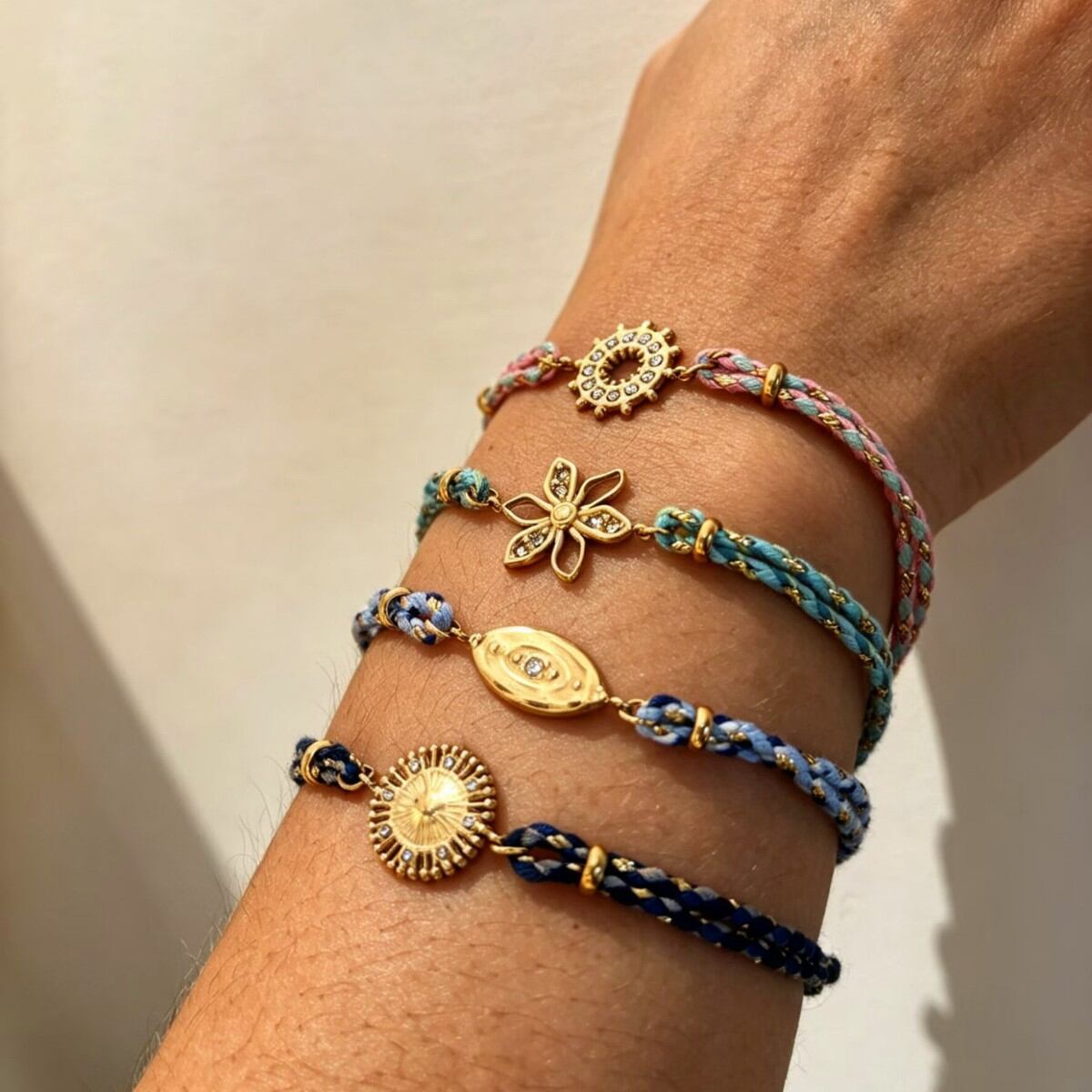 Romantische serie bloemen en zon, gevlochten touw, goudkleurige strass-steentjes, gevlochten damesarmbanden h5 Afbeelding3