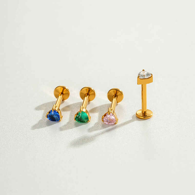 Eenvoudige serie hartvormige oorbellen van titaniumlegering met goudkleurige zirkonia voor dames. Afbeelding6