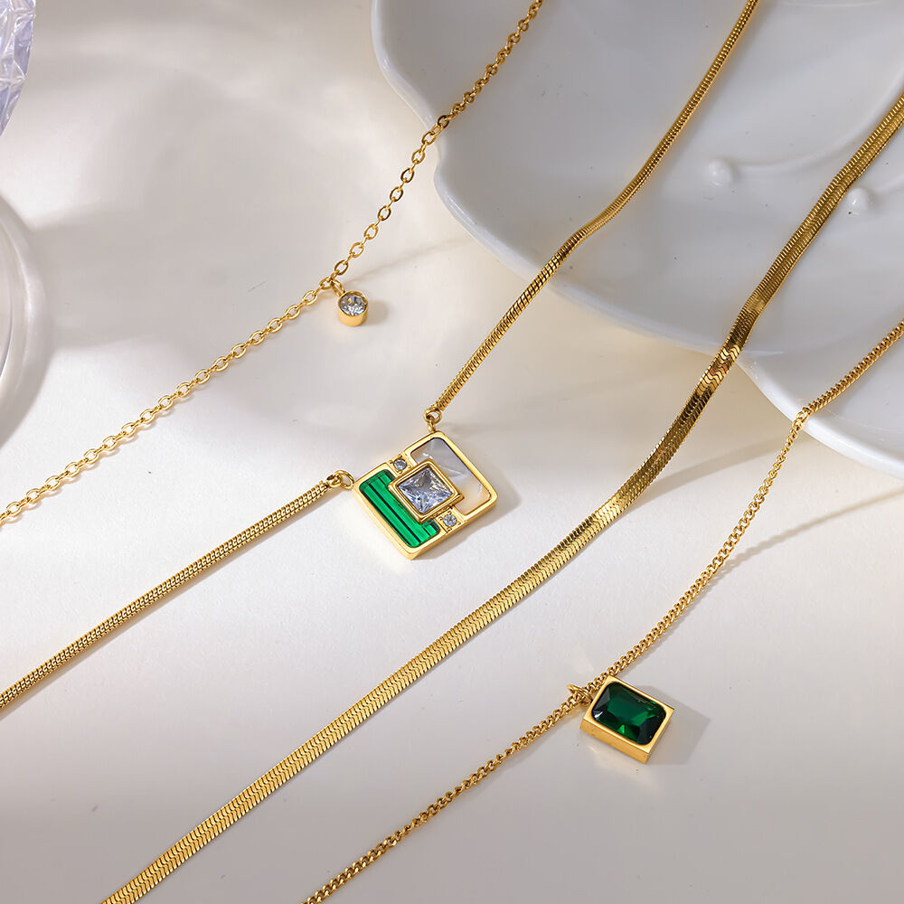 Colliers pendentifs pour femmes en acier inoxydable étanche, couleur or, avec zircon Image3