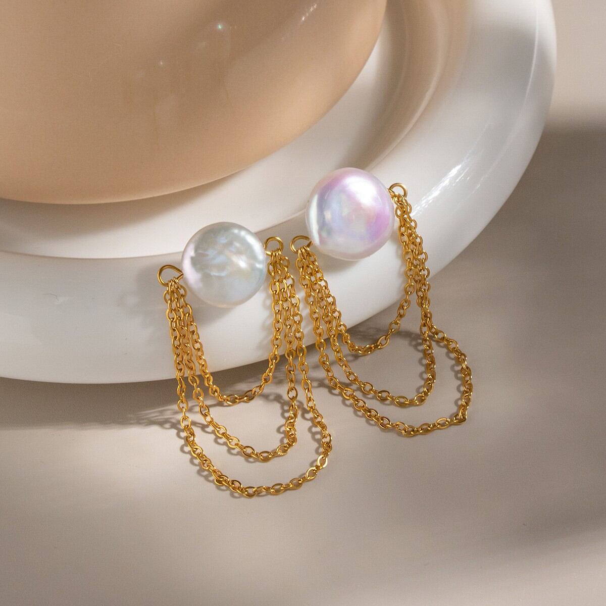 Paslanmaz Çelik Su Geçirmez Altın Renkli İnci Kadın Sallantılı Küpeler Resim5