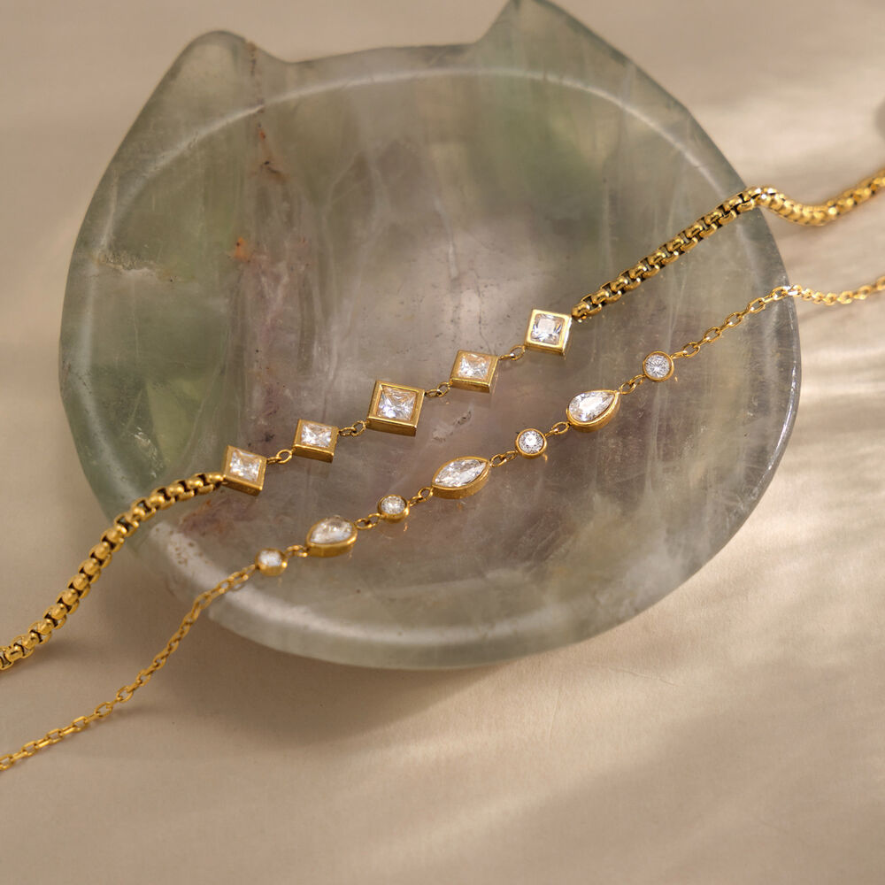 Bracciale da donna a catena in acciaio inossidabile color oro, impermeabile, con zirconi e forma geometrica semplice. Immagine2