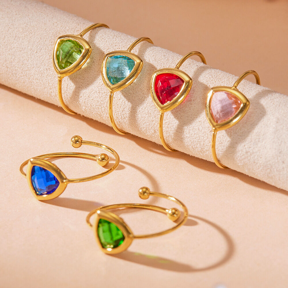 Anillos de mujer con piedras preciosas, de acero inoxidable, color dorado, resistentes al agua y con forma irregular, de la serie Romantic. Imagen4