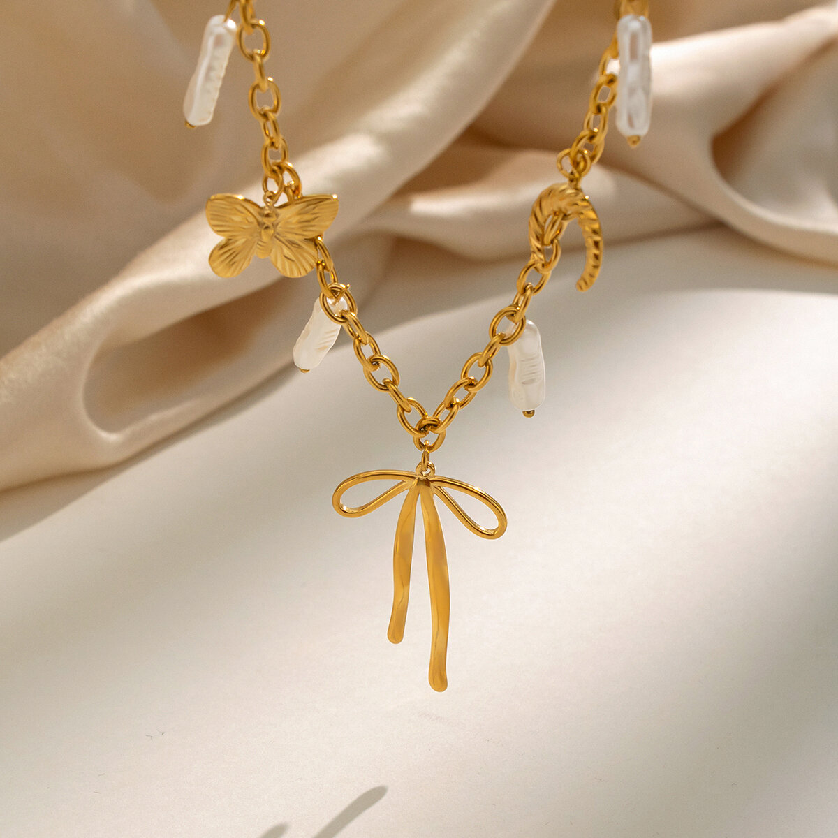 Sweet Butterfly Stainless Steel Waterproof Gold Color Pearl Women's Pendant Necklaces 2