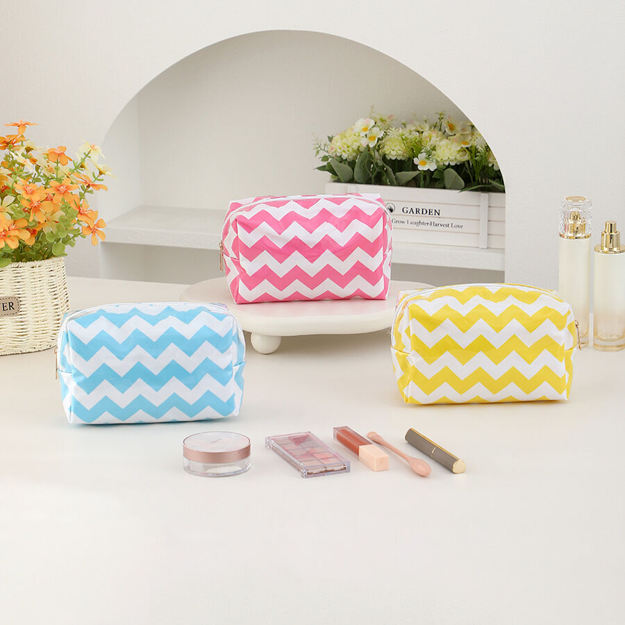 Simple Series Daily Stripe make-uptassen van PVC in diverse kleuren. Afbeelding2
