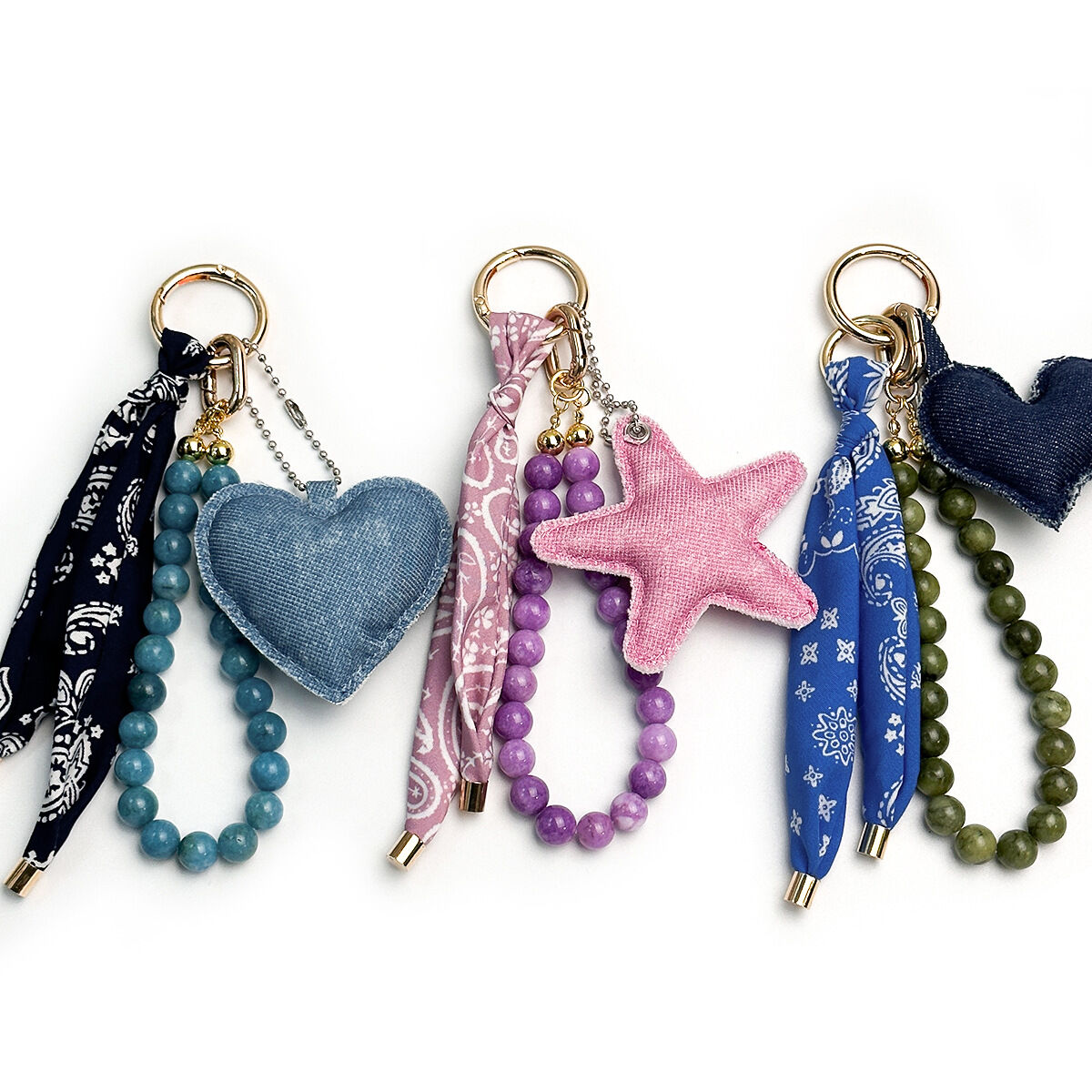 Ciondoli per borse in tessuto della serie Simple Casual con perline a forma di cuore, stella e motivo paisley.
