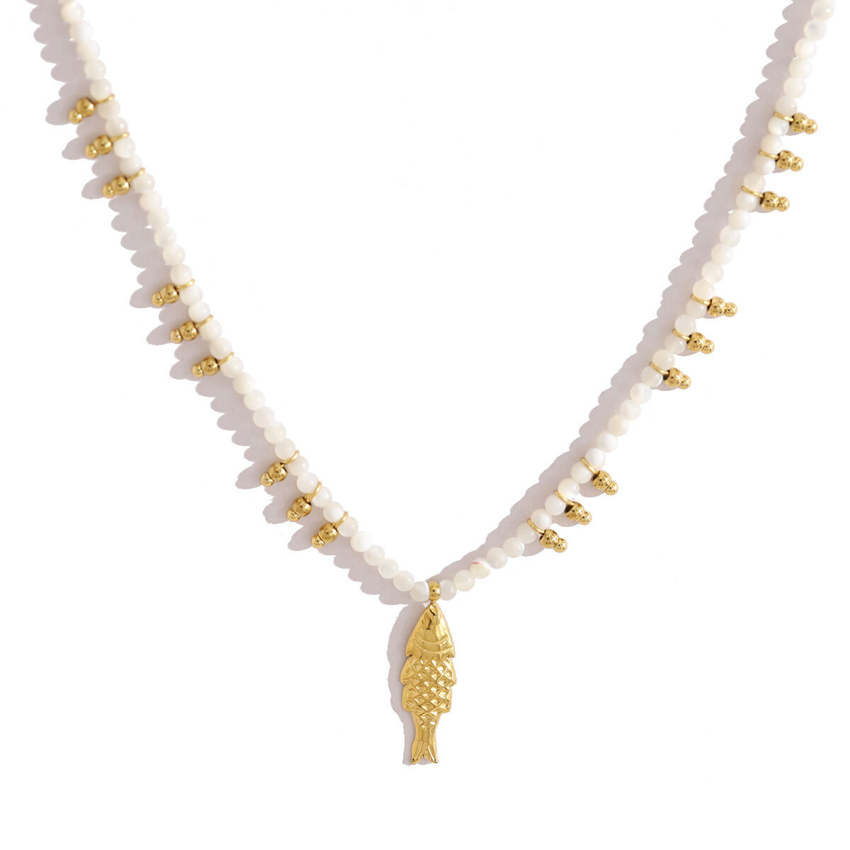 Collana da donna con perline in stile oceanico, pietre naturali e pesci color oro, ideale per le vacanze. Immagine5