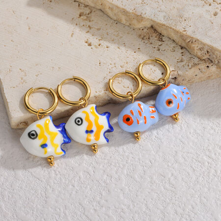 Orecchini pendenti da donna in ceramica a forma di pesce, stile vacanziero oceanico.
