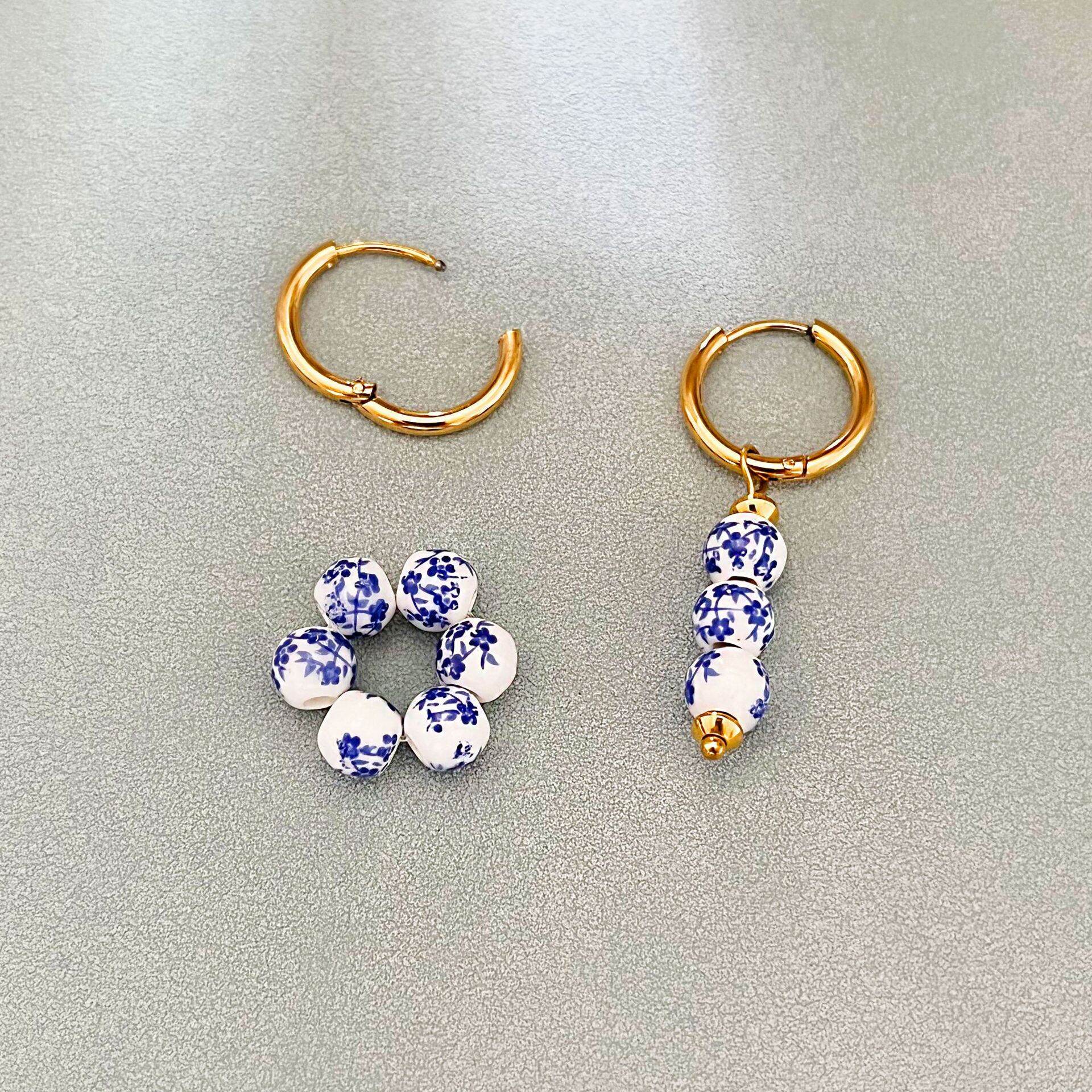 Boucles d'oreilles pendantes pour femme, style rétro, en céramique, acier inoxydable, couleur or, étanches. Image2