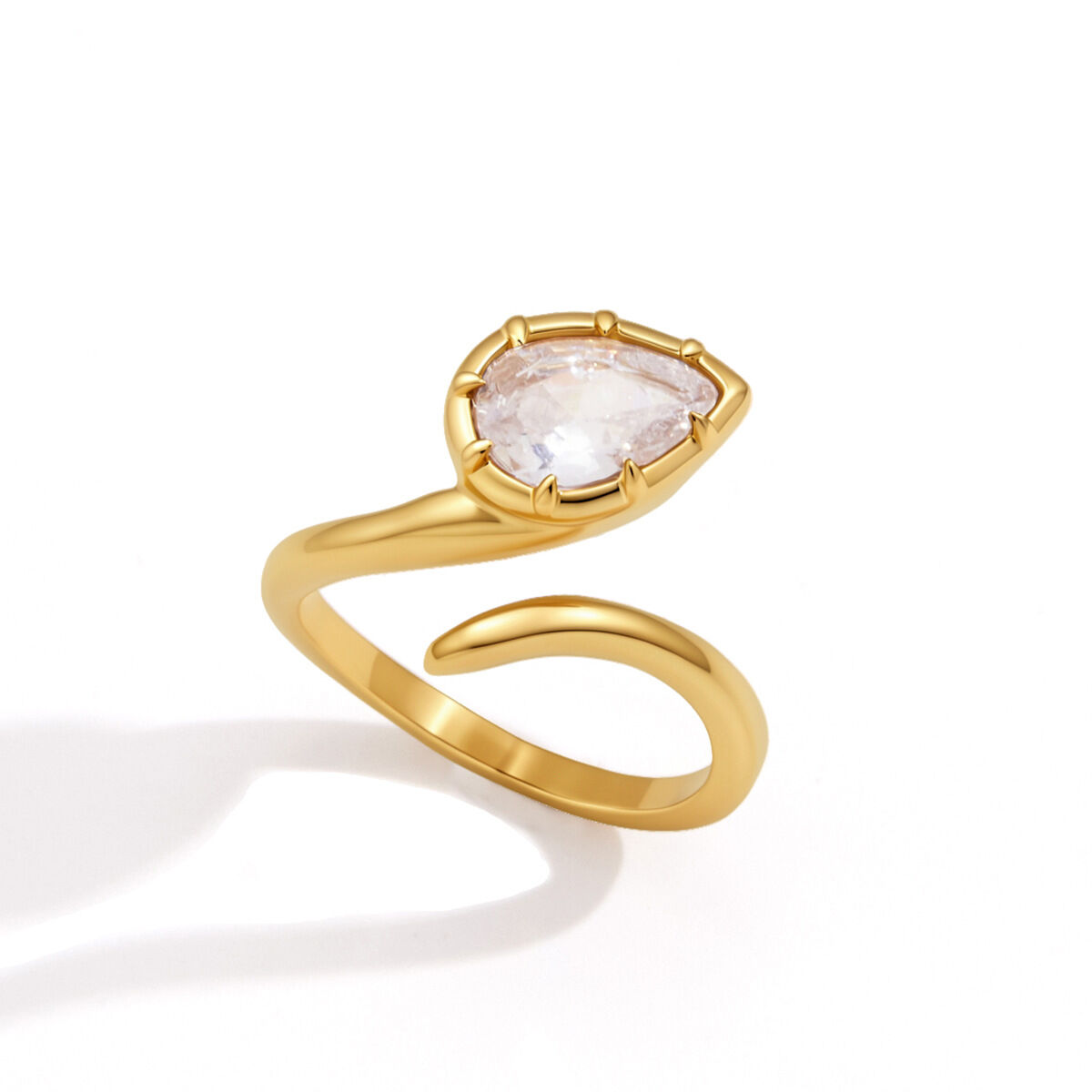 Anello da donna in acciaio inossidabile color oro, impermeabile, a forma di goccia, con zirconi. Immagine5