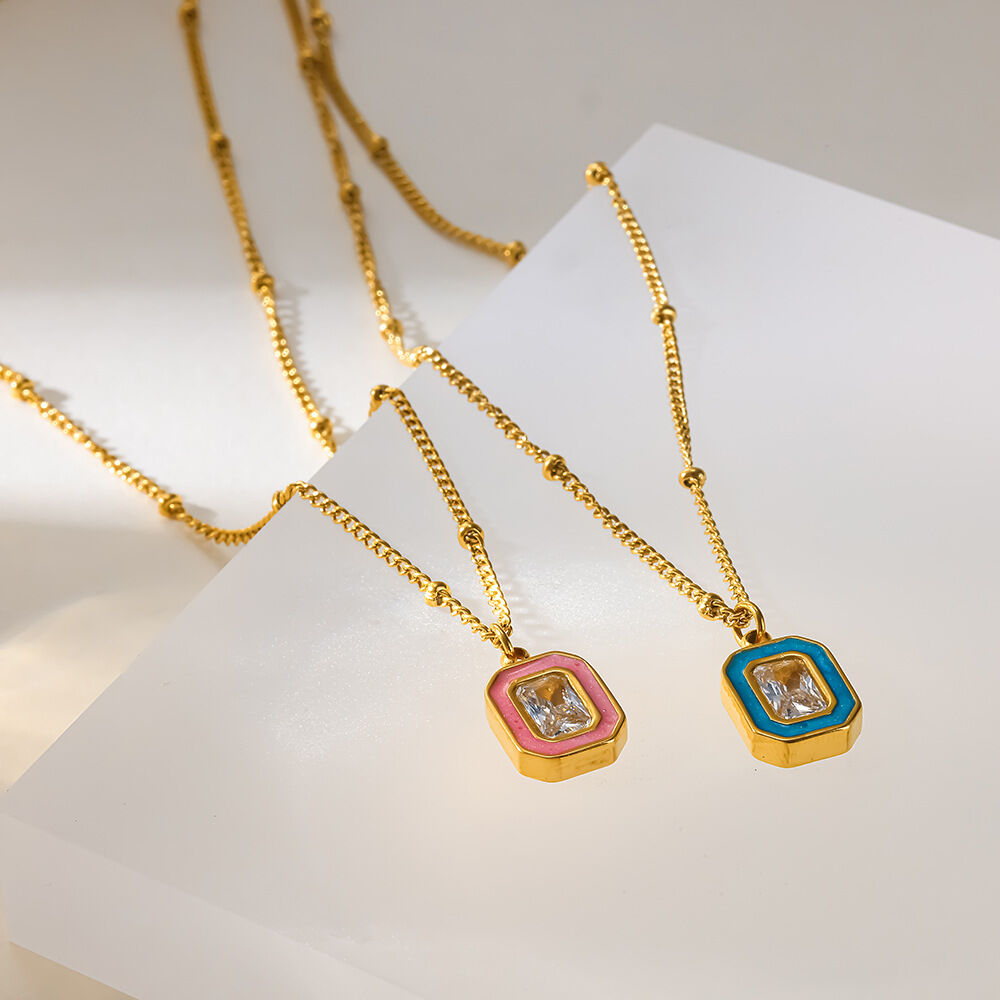 Einfache Serie: Emaille-Edelstahl-Halsketten mit wasserdichtem Zirkonia-Anhänger für Damen