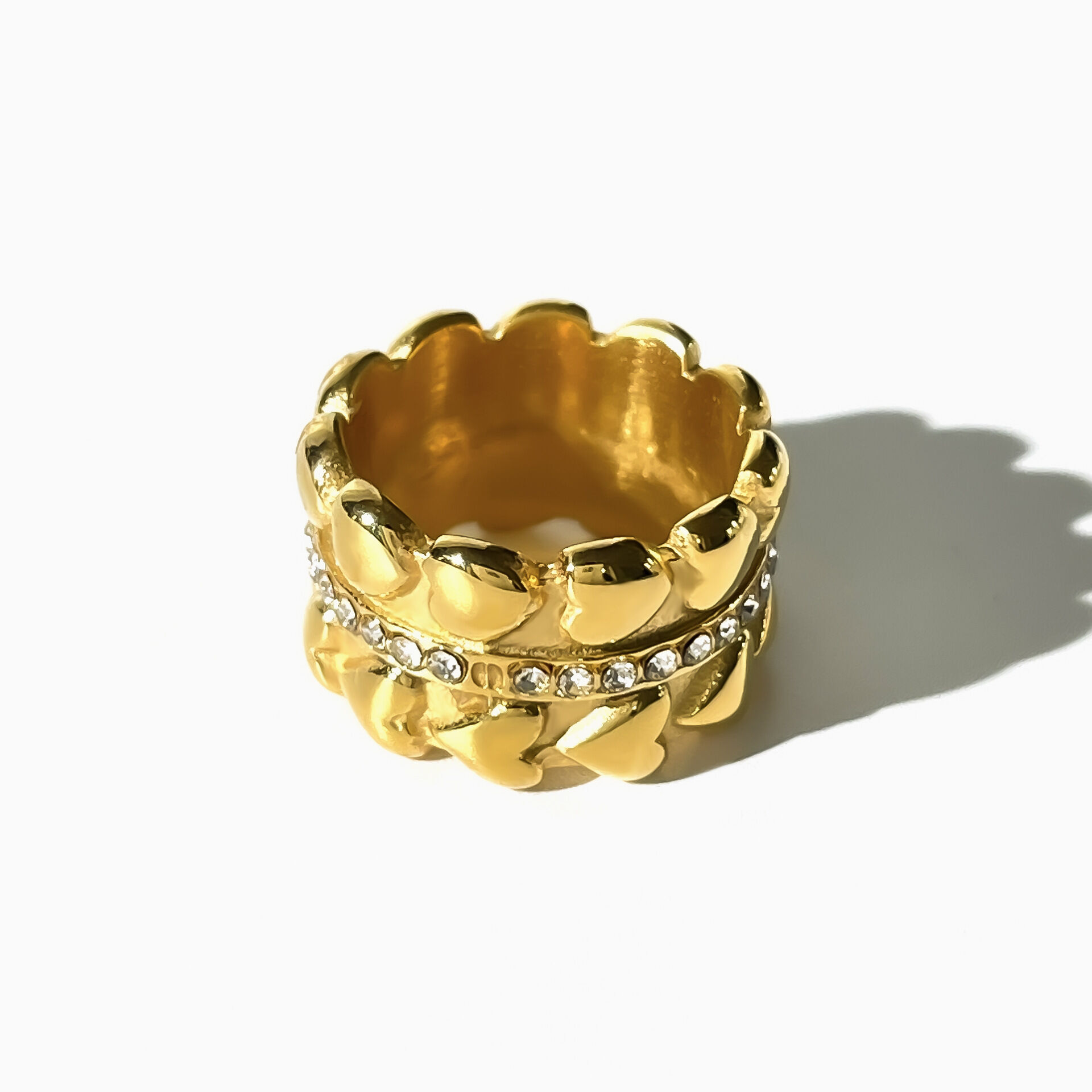 Anello retrò a forma di cuore in acciaio inossidabile color oro impermeabile con strass. h5 Immagine3