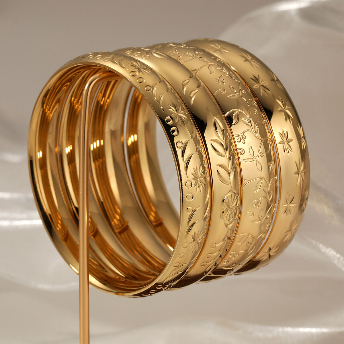 Pulseras sencillas de acero inoxidable color dorado con diseño retro y diseño circular de plantas para mujer.