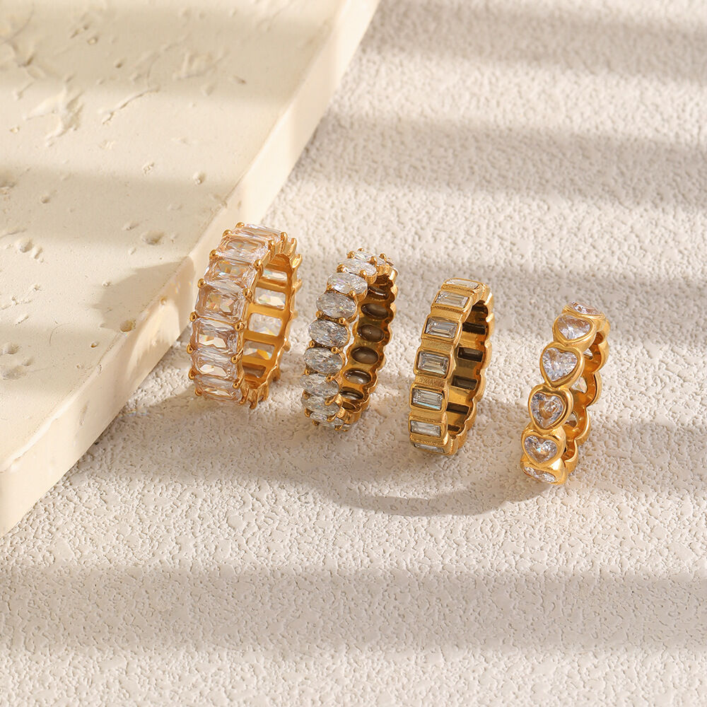 Lussuosi anelli da donna rettangolari a forma di cuore, impermeabili, color oro, con zirconi.