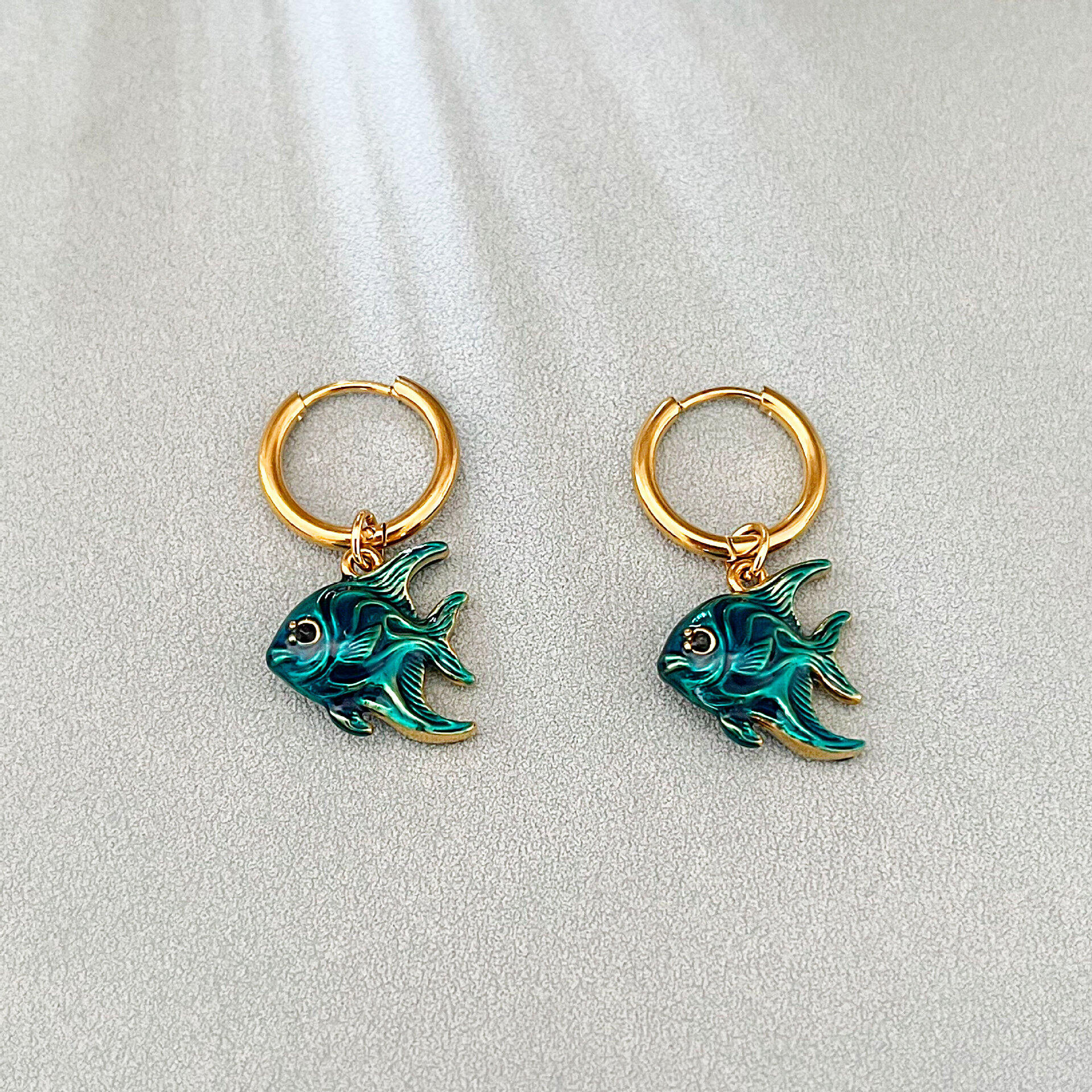 Boucles d'oreilles pendantes rétro en acier inoxydable, couleur or, pour femme, motif poisson 