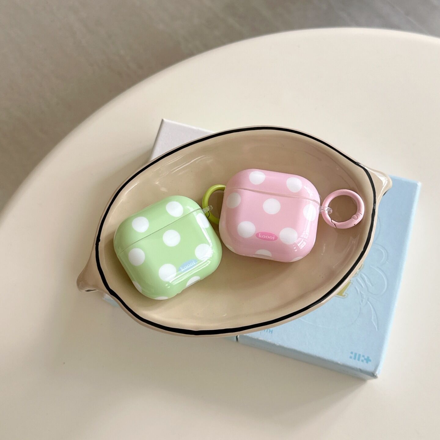 Solid Color Polka Dots Earphone Case 2