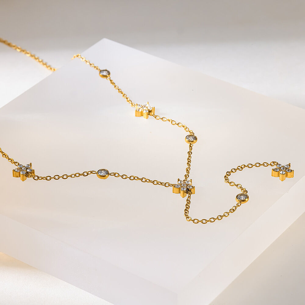 Collares de cadena para mujer de acero inoxidable con circonitas, diseño geométrico sencillo y lujoso, resistentes al agua y color dorado. h5 Imagen2
