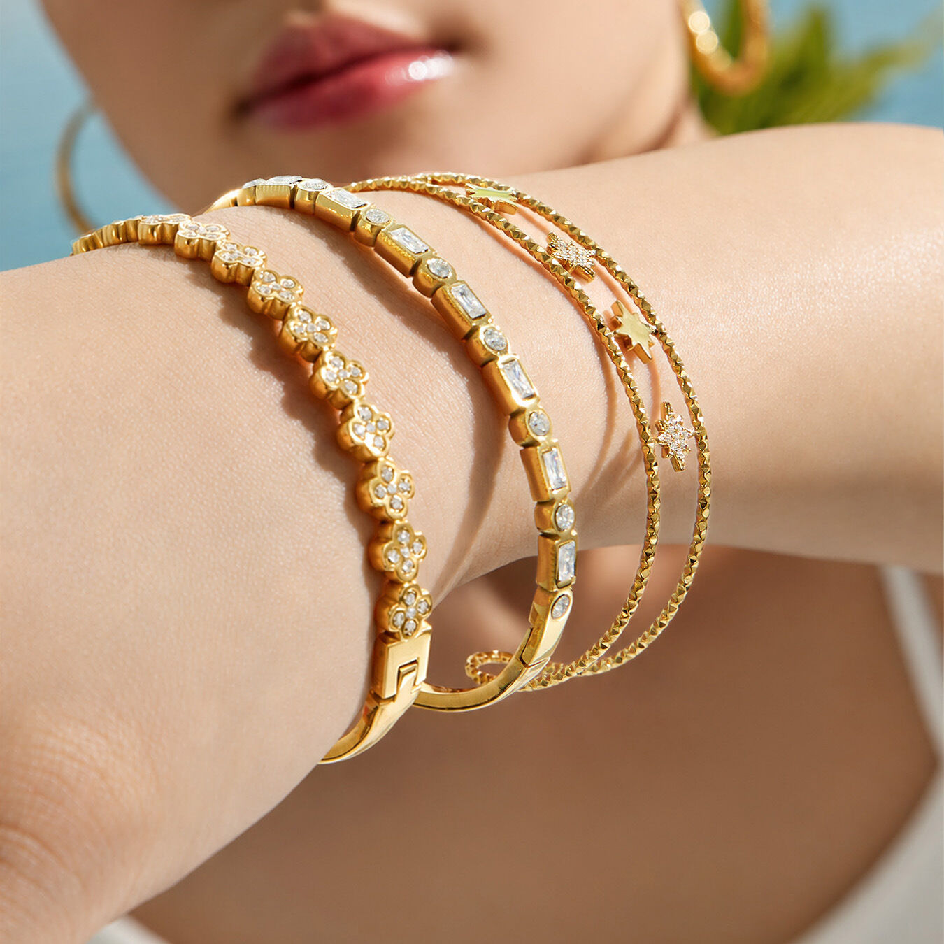 Simple Series Elegant Patchwork Hollowed-Out Star Stainless Steel Waterproof   Gold Color  Women's Bangles Picture4