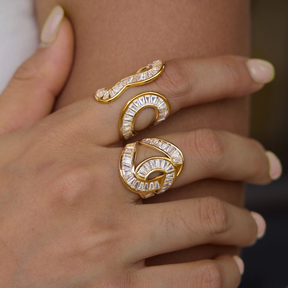 Anillos de mujer de la serie Luxury Series, elegantes, de forma irregular, de acero inoxidable, resistentes al agua y con circonitas color oro. h5 Imagen2