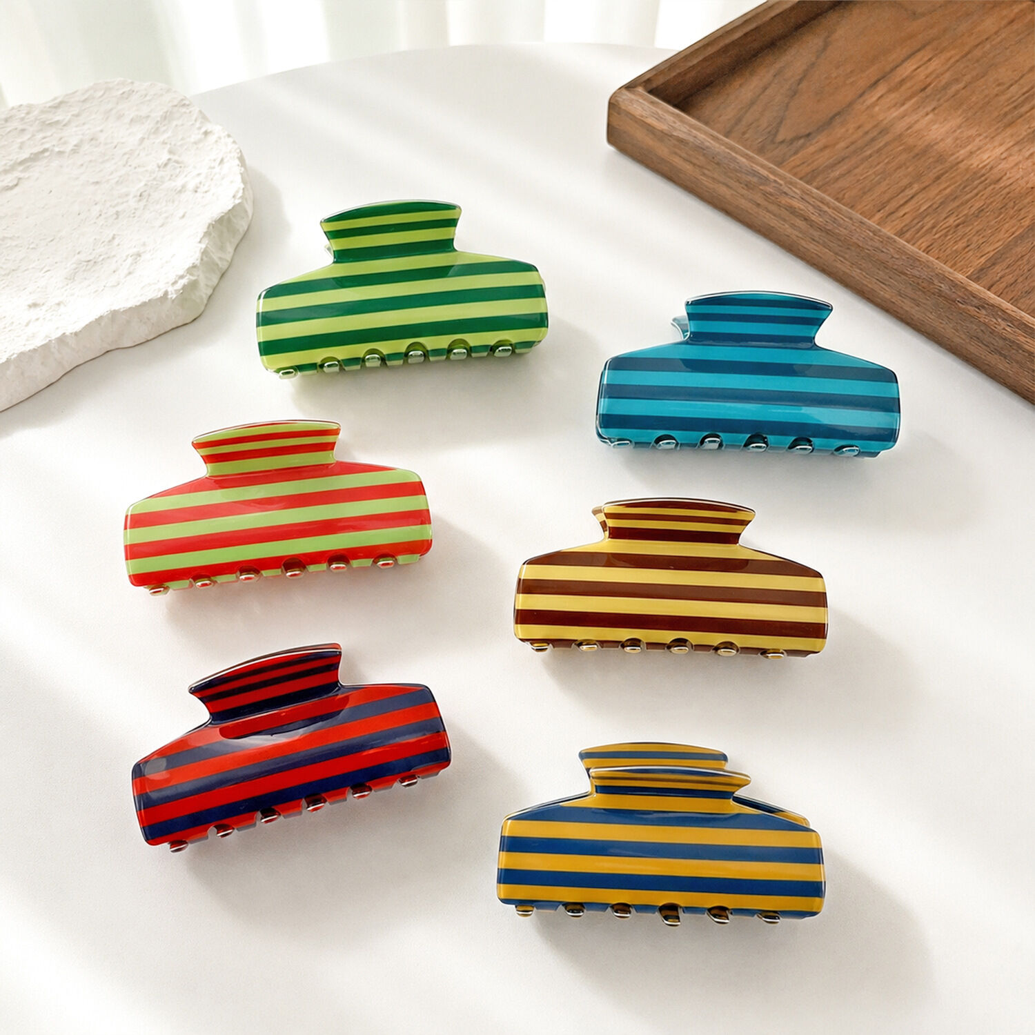 Eenvoudige serie casual gestreepte acryl haarklemmen in gemengde kleuren