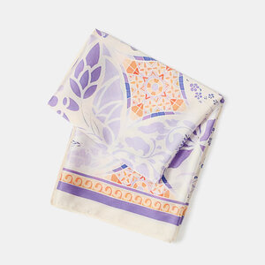 Sciarpe estive in poliestere a forma irregolare con foglie miste, modello Simple Series Daily Flower, colore misto, con motivo floreale e motivo a foglia irregolare. h5 Immagine4