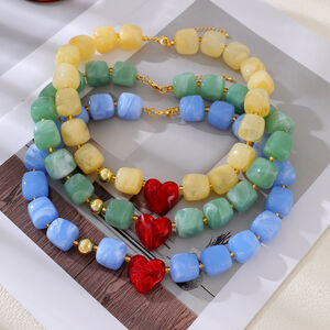 Collares de cuentas de resina con forma de corazón para mujer h5 Imagen2