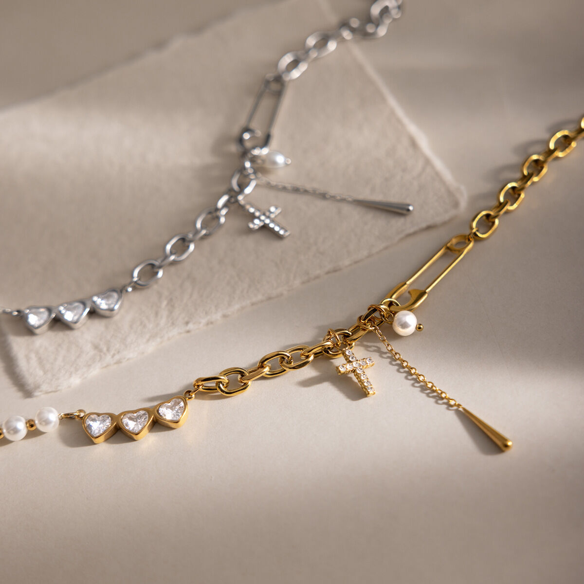 Collares con colgante de cruz en forma de corazón de acero inoxidable, resistentes al agua, color dorado y circonita, de la serie romántica para mujer. h5 Imagen3
