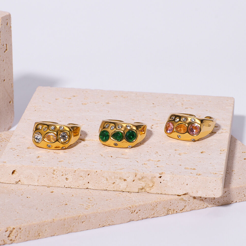Anillos de mujer de la serie Luxury Series, elegantes, de forma irregular, de acero inoxidable, resistentes al agua y con circonitas color oro. h5 Imagen2