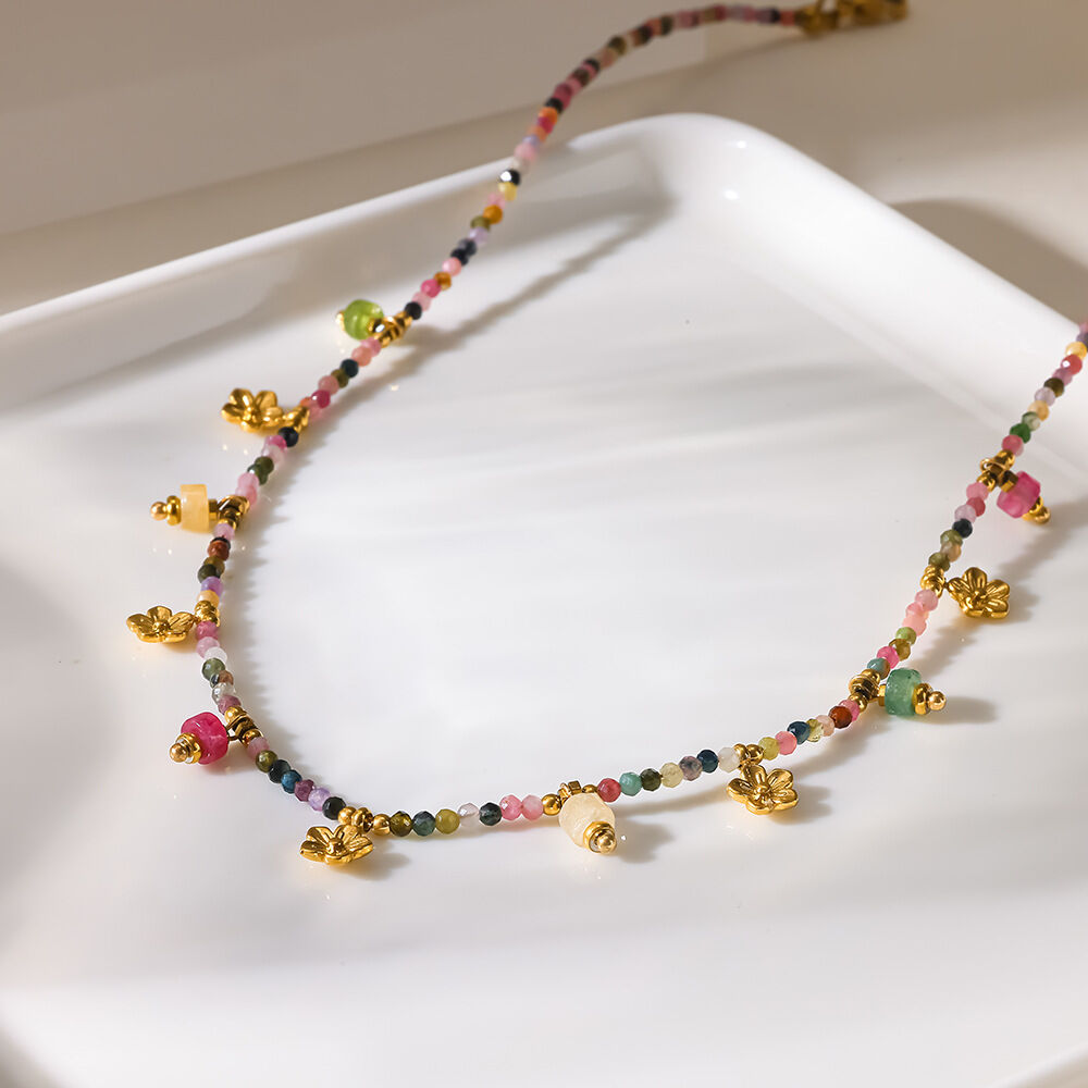 Collares con colgante para mujer de la serie Simple con borla, de acero inoxidable, resistentes al agua y de color dorado. Imagen3