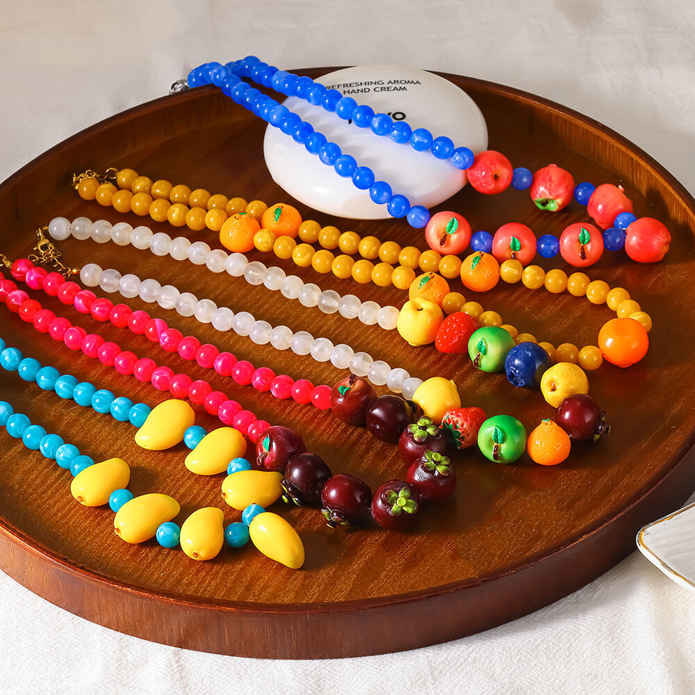 Collares colgantes de acrílico para mujer con diseño de fresa, sencillos y dulces, sin baño de metal. h5 Imagen3