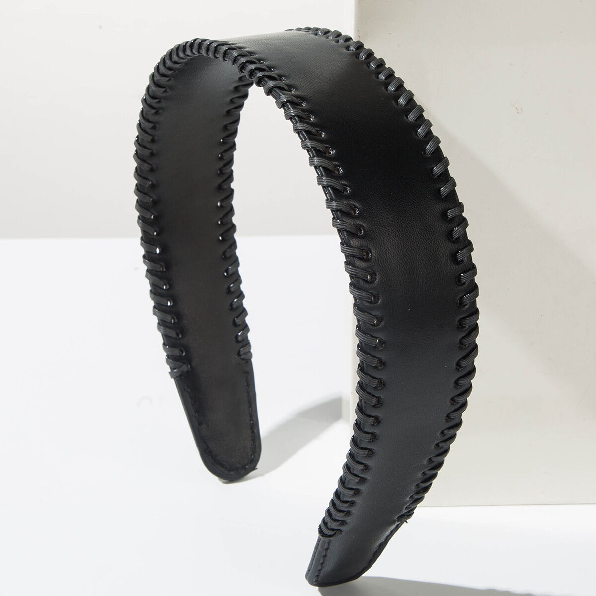 Diademas de cuero trenzado de color liso de la serie Simple para uso diario 