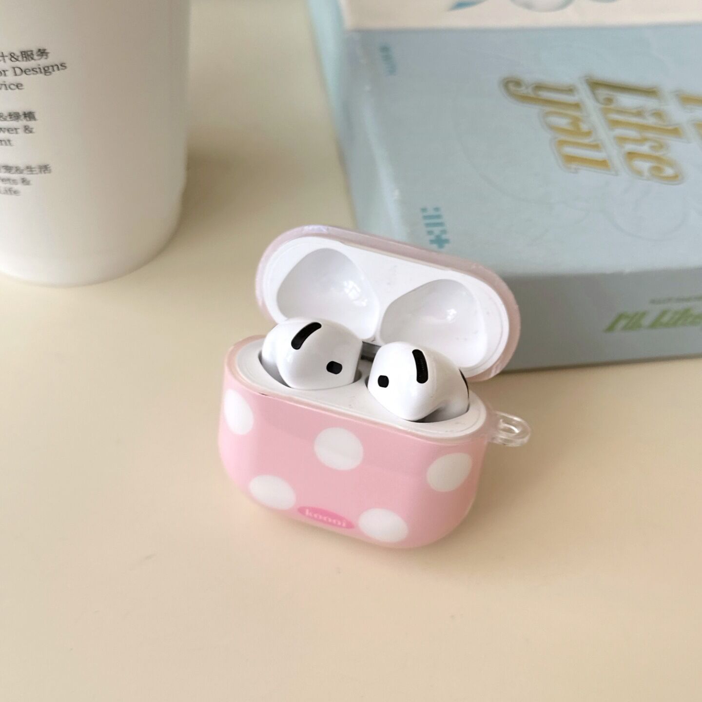 Solid Color Polka Dots Earphone Case Picture4