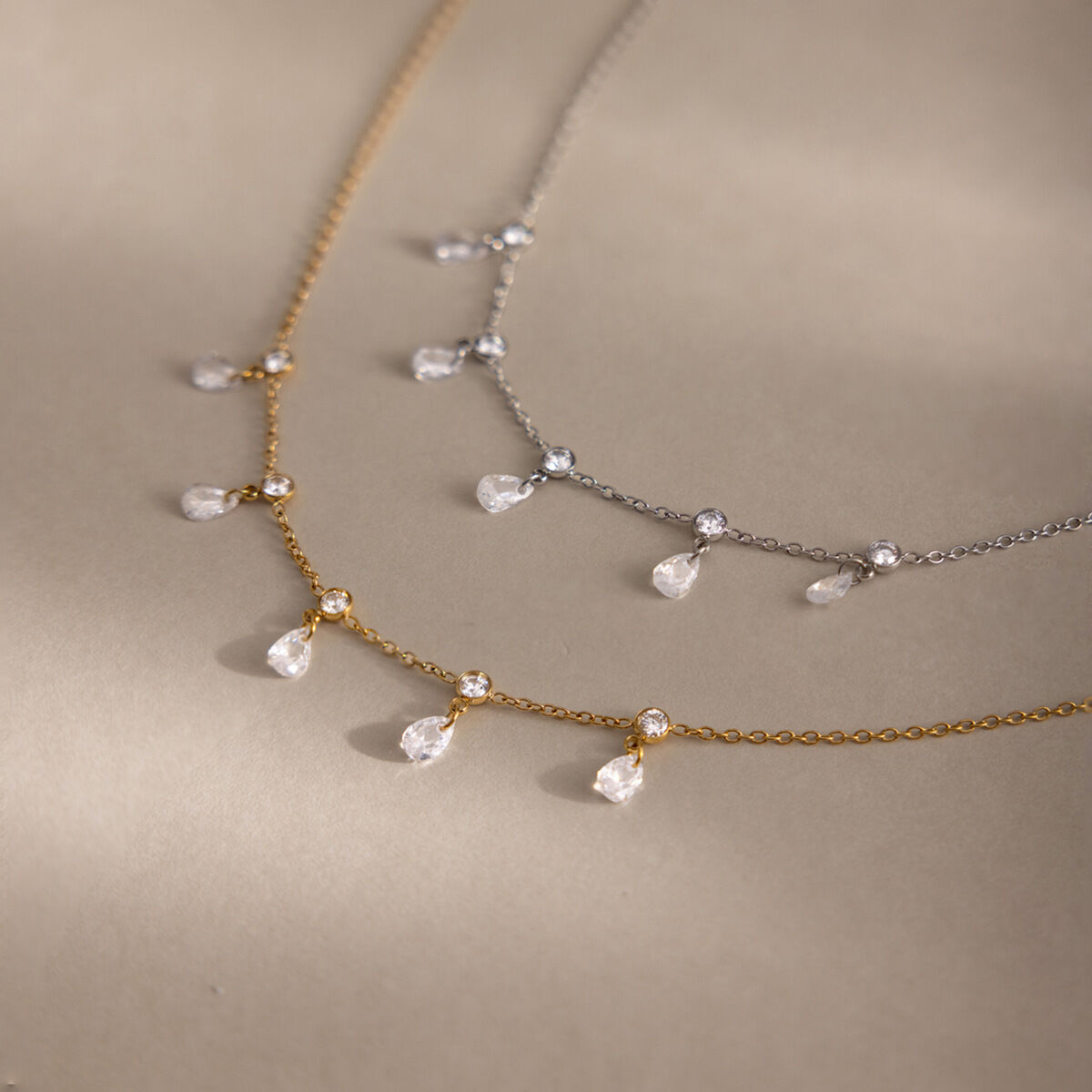 Colliers pendentifs pour femmes en acier inoxydable, étanches, couleur or, avec zircon et motif goutte simple h5 Image2