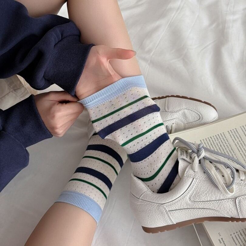 Slight Bounce Basic Stripes Color Clash Mid-Calf Socks Picture3