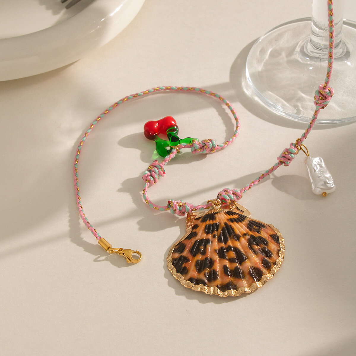 Vacation Leopard Pattern Shell Stainless Steel Waterproof Women's Braided Necklaces Picture3