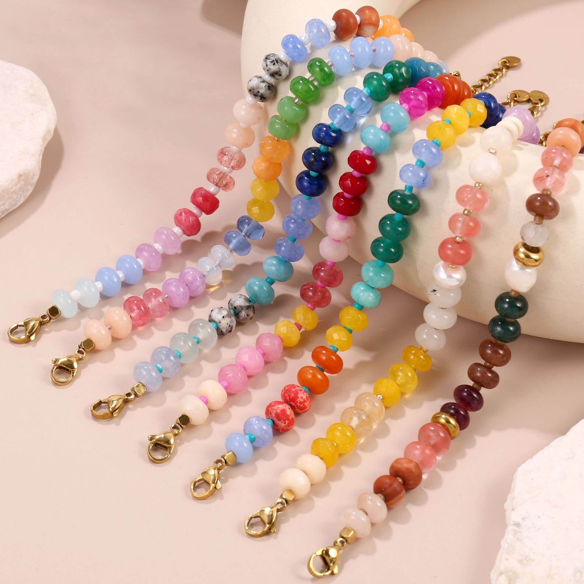 Bunte Perlen, Natursteine, Perlenarmbänder für Damen Bild2