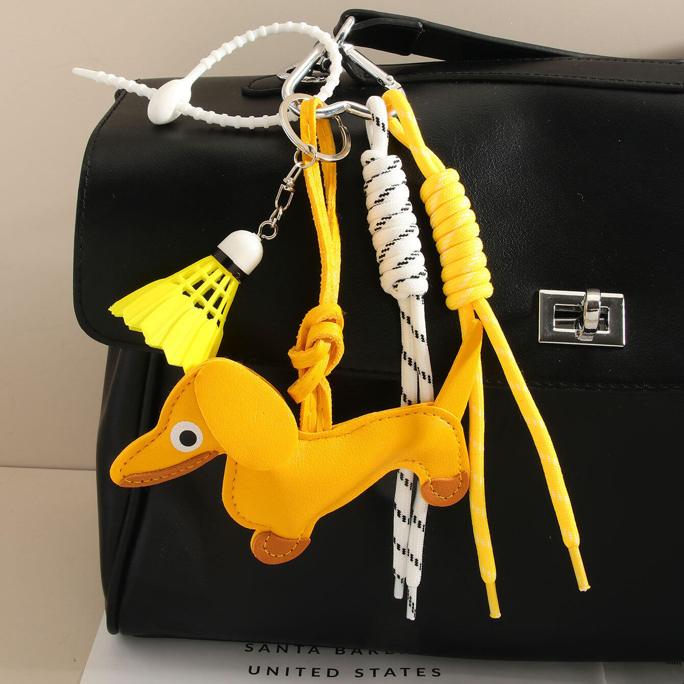Simple Series Casual Animal Twist Cartoon Mixed Color Feather Premium Quality Pu Bag Charms