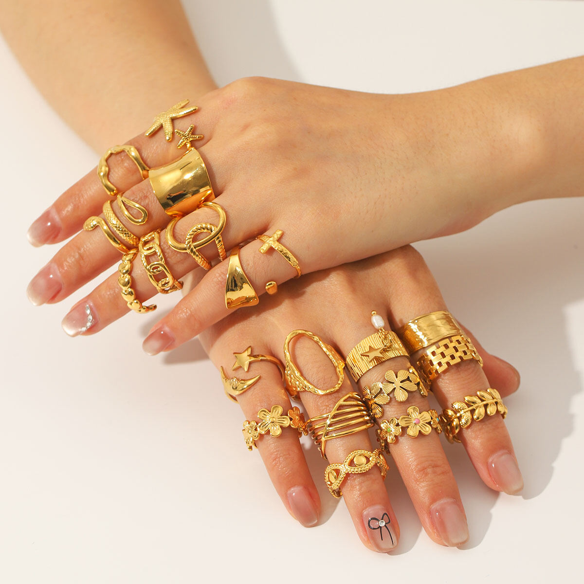 Anillos llamativos de acero inoxidable de color dorado, estilo casual e informal de la serie Simple.