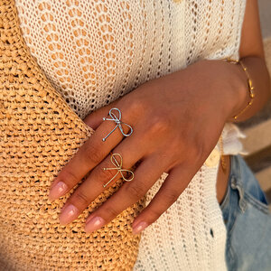 Bague Simple Series Daily Bow Knot en acier inoxydable étanche couleur or h5 Image6