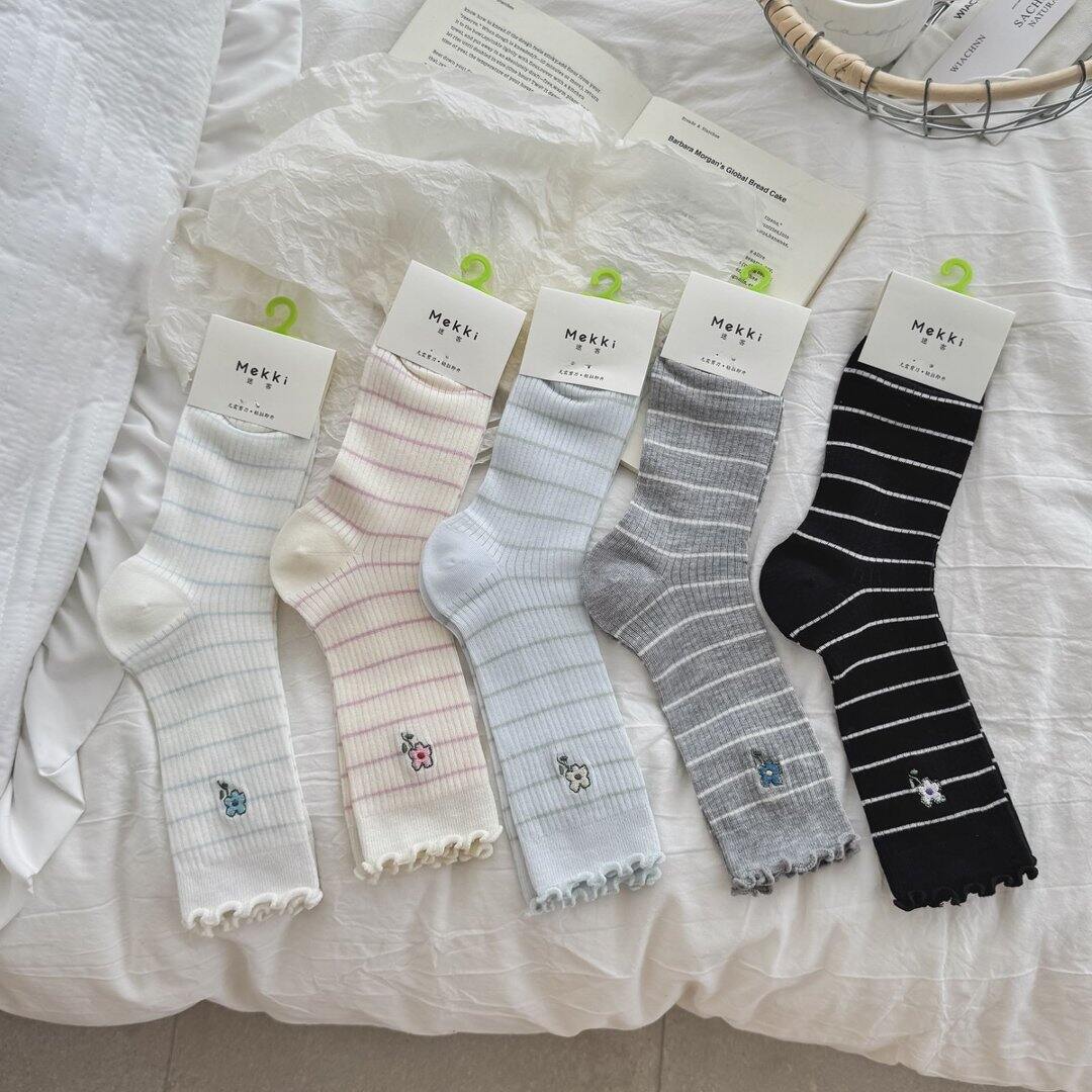 Slight Bounce Basic Stripes Floral Print Mid-Calf Socks