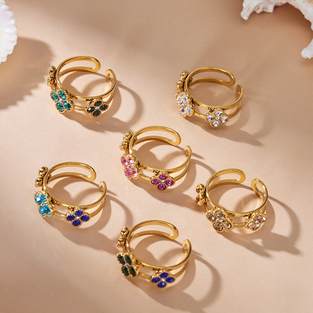 Bagues pour femmes en acier inoxydable doré, ornées d'un trèfle élégant et de zircon, collection Romantique. h5Image4