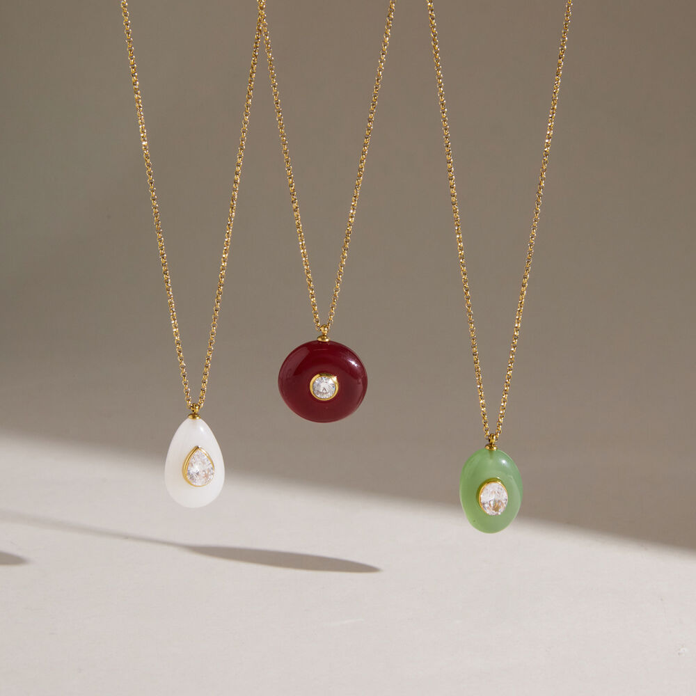 Eenvoudige serie druppelvormige hars hanger met goudkleurige zirkonia voor dames Afbeelding4