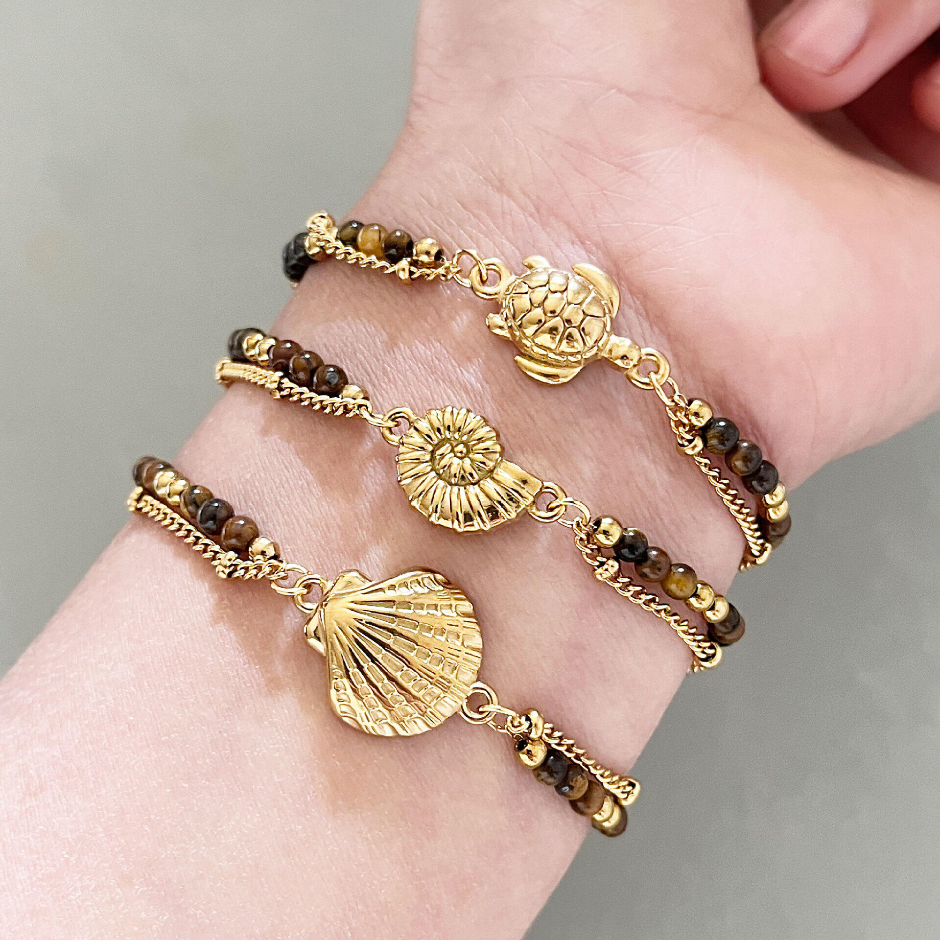 Pulseras de mujer con cuentas de piedra natural, estilo retro oceánico, de acero inoxidable, impermeables y de color dorado.