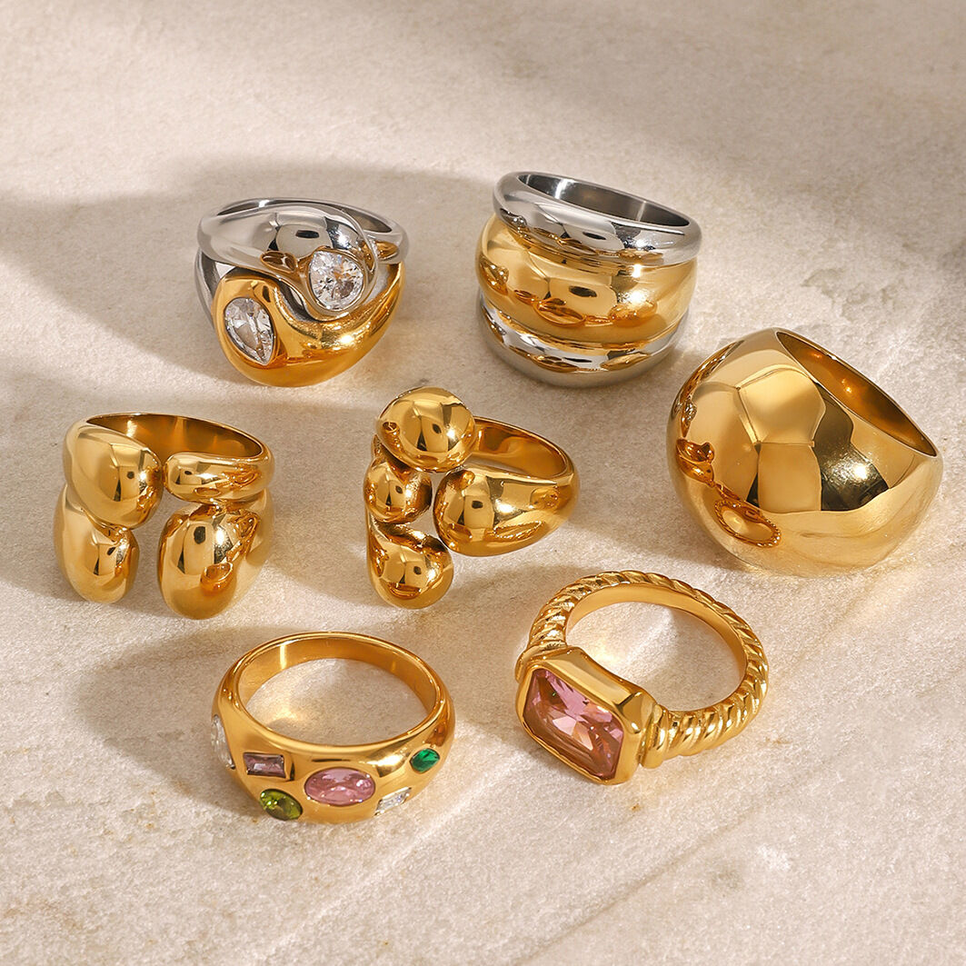 Anelli vistosi in acciaio inossidabile color oro, impermeabili, dalla forma irregolare e dallo stile punk. h5 Immagine4