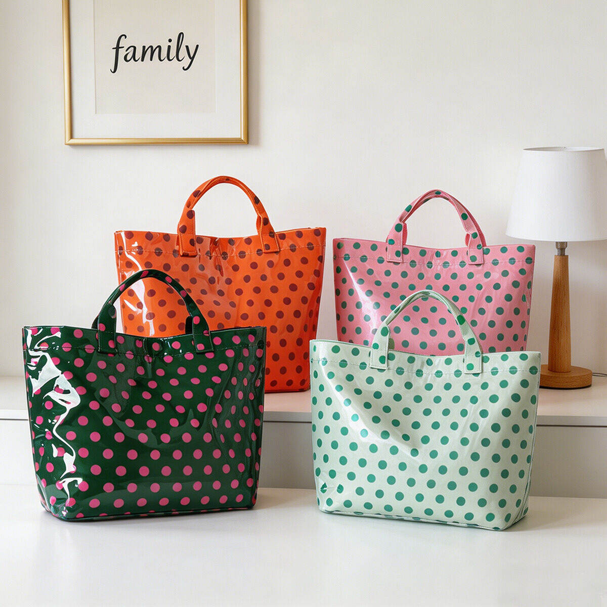 Lässige Damen-Tragetasche aus PVC mit Polka-Dot-Print in verschiedenen Farben Bild5
