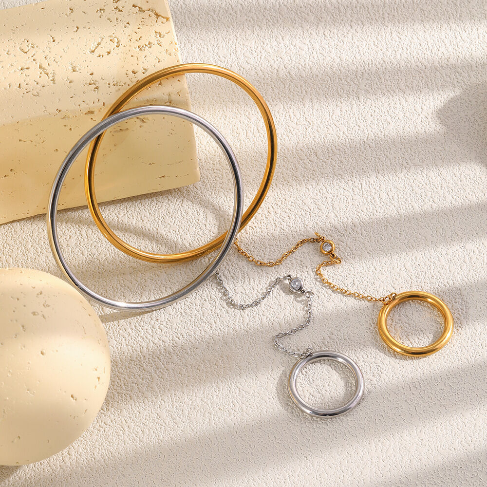 Eenvoudige, effen, waterdichte, goudkleurige damesarmband van roestvrij staal Afbeelding2