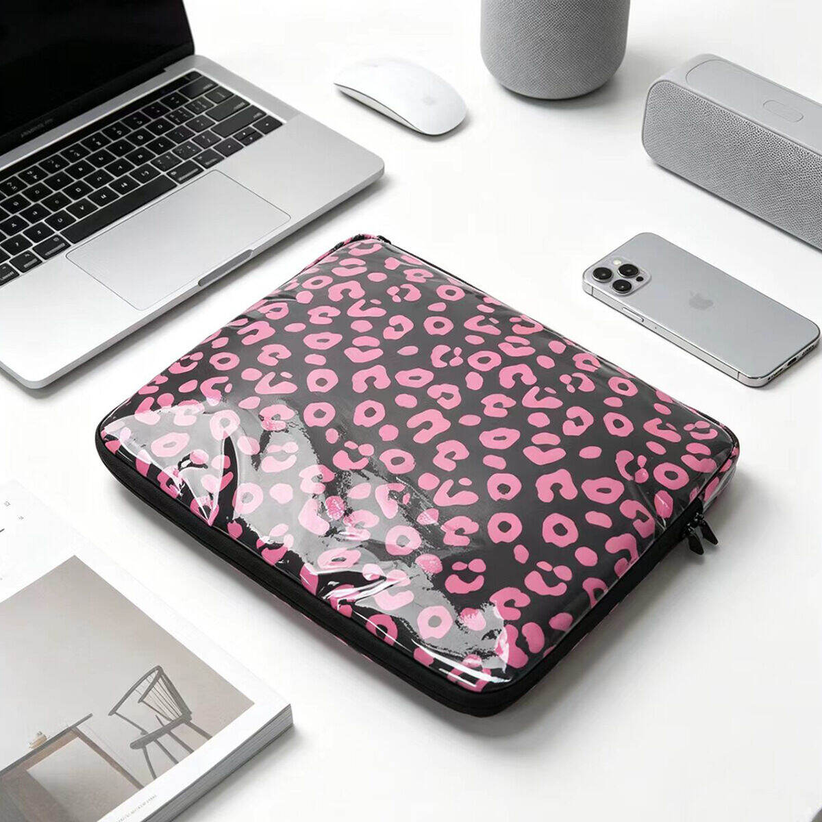 Bolso para ordenador de PVC con detalle de lazo de estilo casual, estampado de leopardo y cerezas. 2