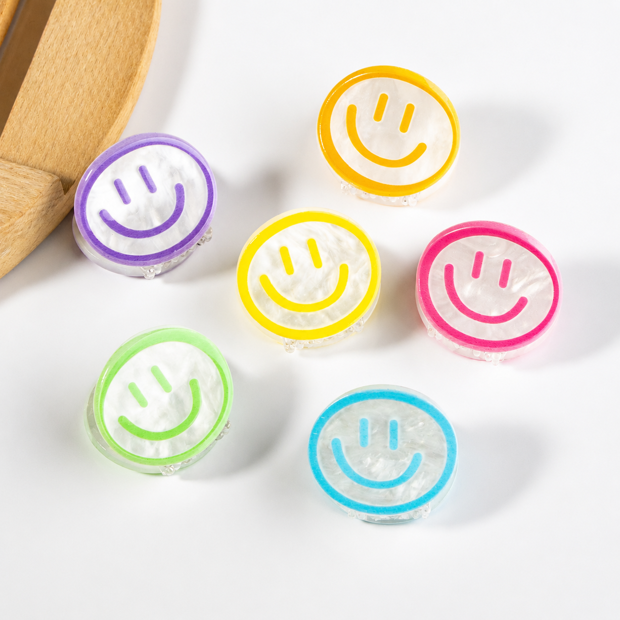 Garras para el cabello de acetato con cara sonriente de la serie Simple Imagen2