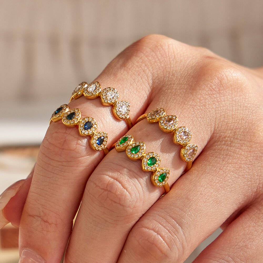 Luxuriöse Serie: Schlichter Tropfenring aus wasserdichtem Edelstahl in Goldfarbe mit Zirkonia für Damen