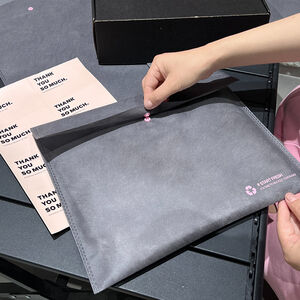 Simple Thickened Non Woven Fabric Packaging Bag for Clothing and Accessories h5 Picture4