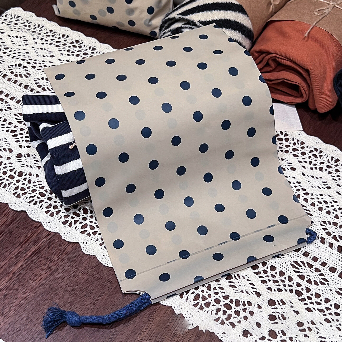 Romantic  Cute Matte Polka Dot Dust Proof Drawstring Packaging Bag